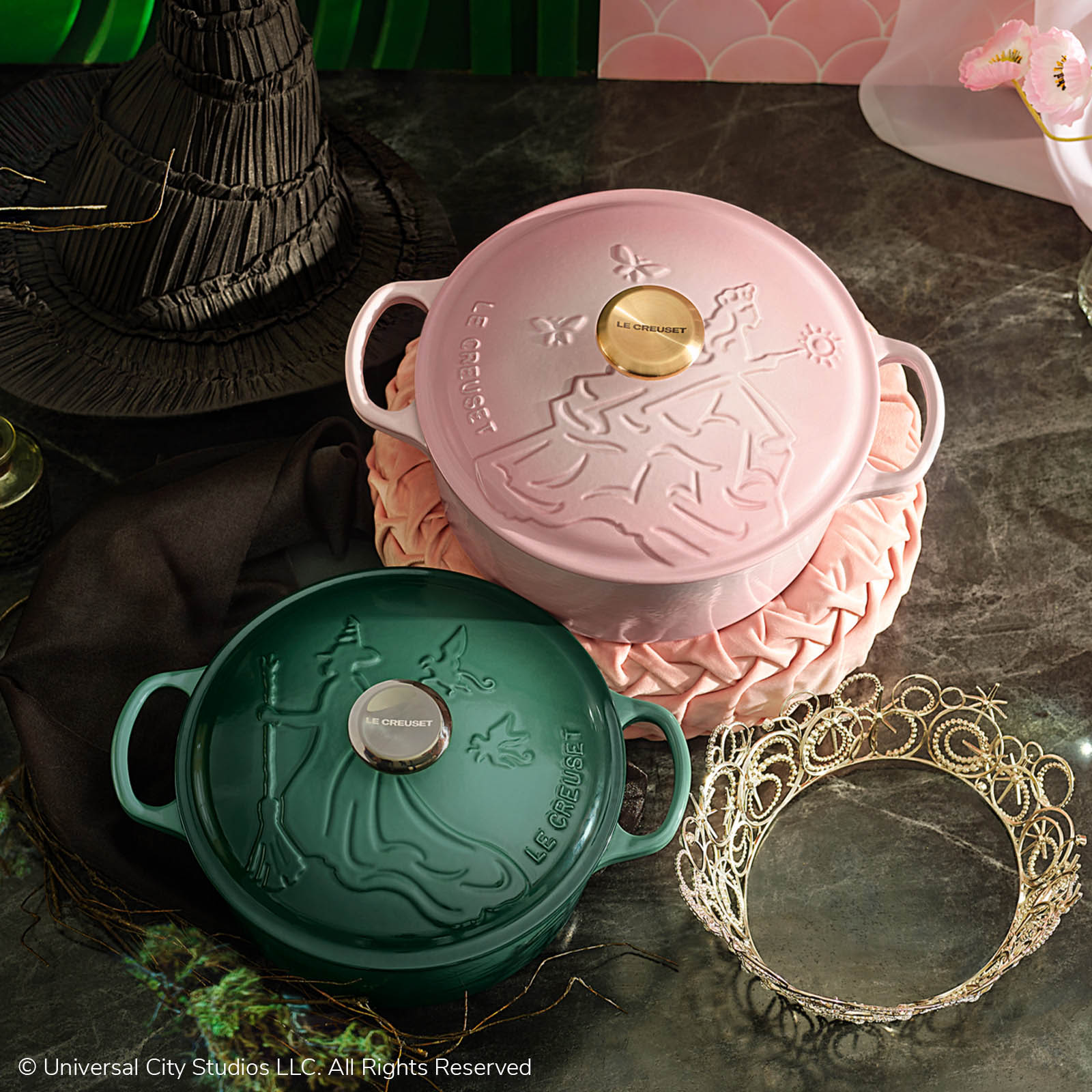 シグニチャー ココット・ロンド 24cm グリンダレリーフシェルピンク