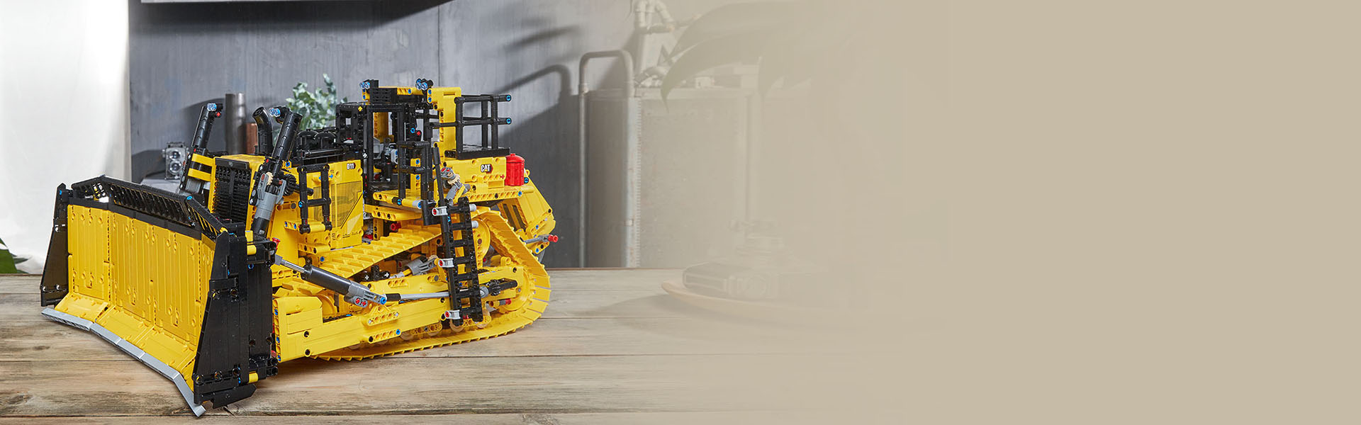 Cat® D11 ブルドーザー 42131 | テクニック |レゴ®ストア公式