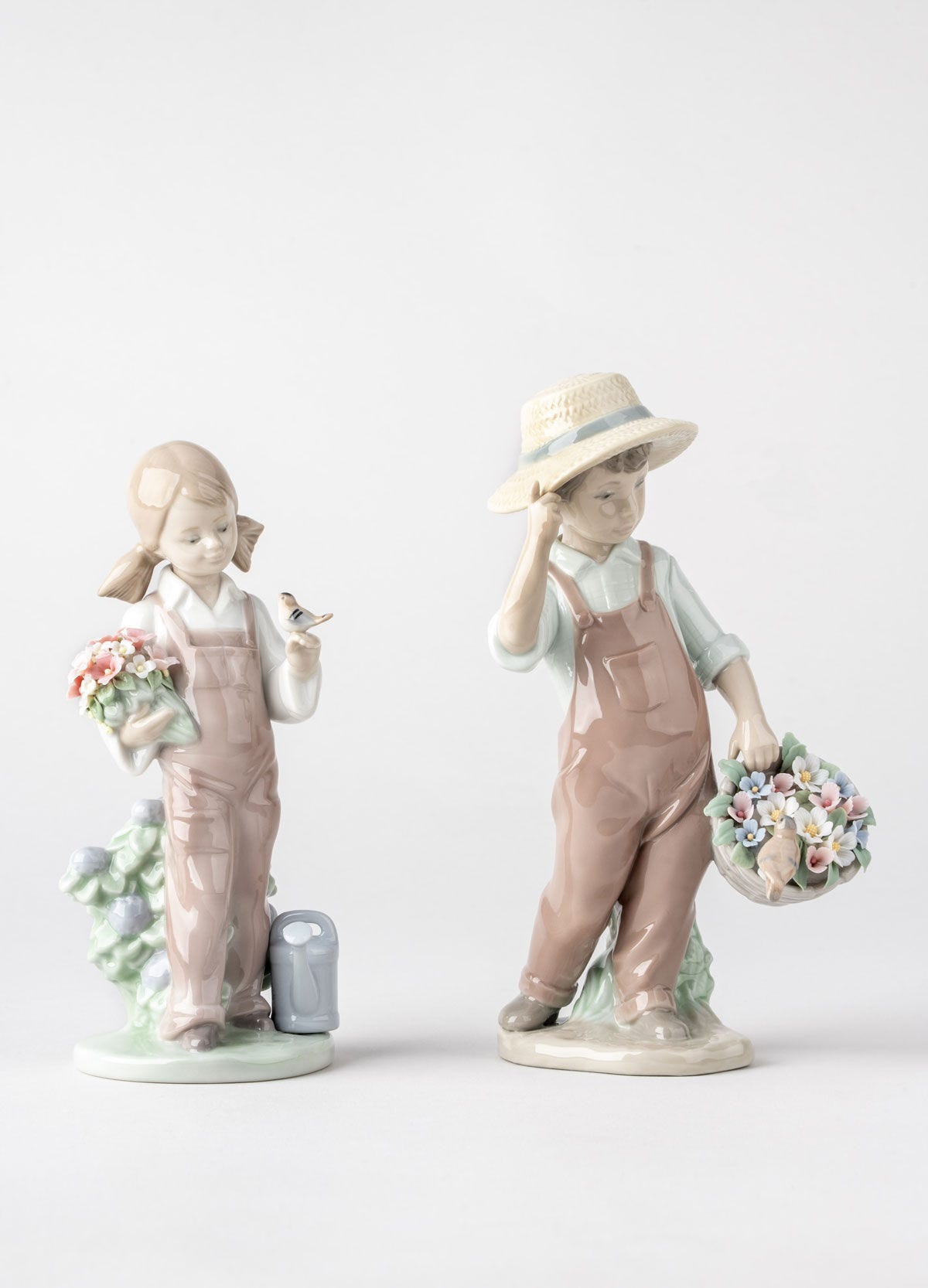 小鳥と話す少女 | リヤドロ公式オンライン