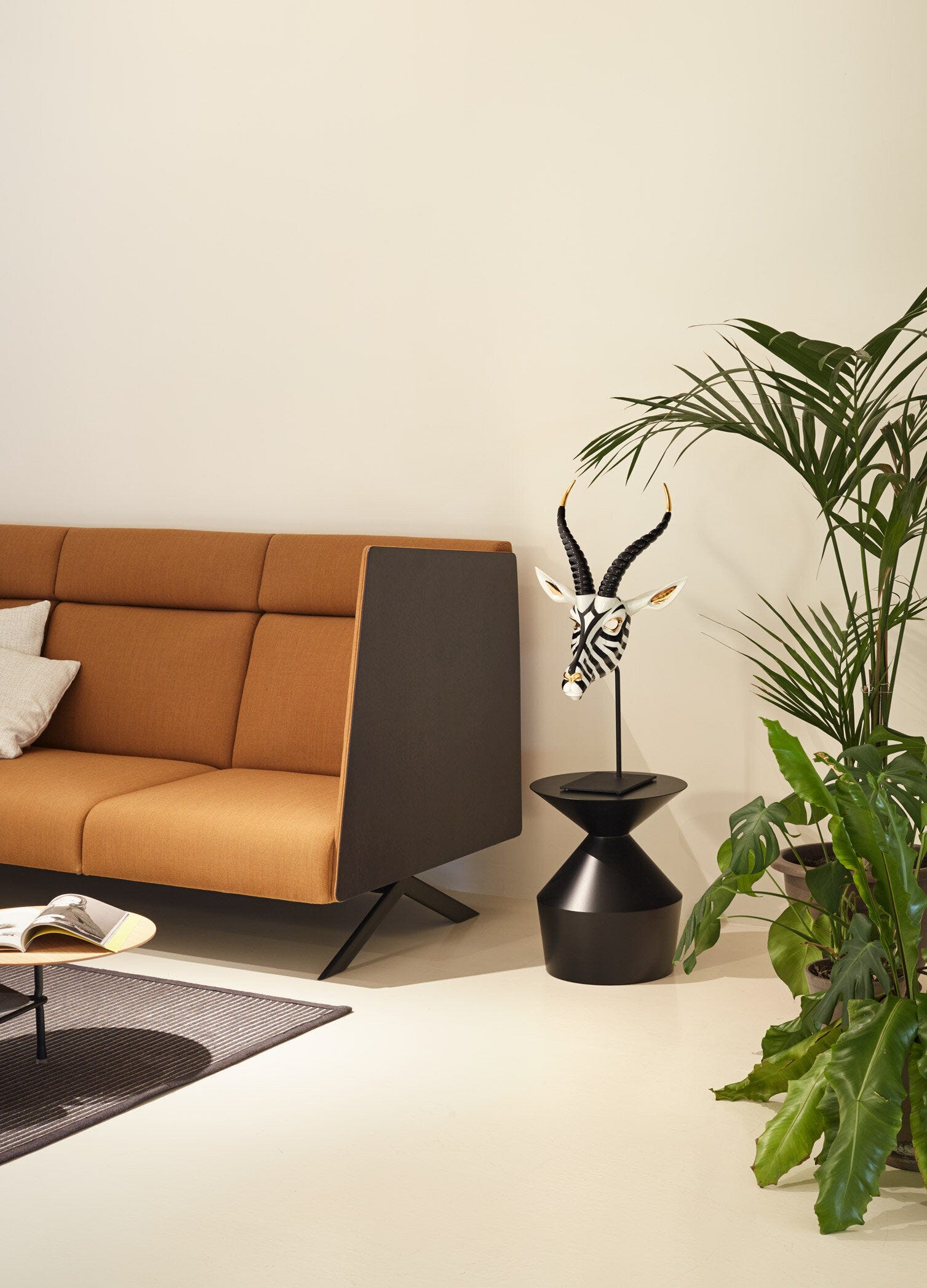 Mask (Antelope/Black-Gold) | リヤドロ公式オンライン