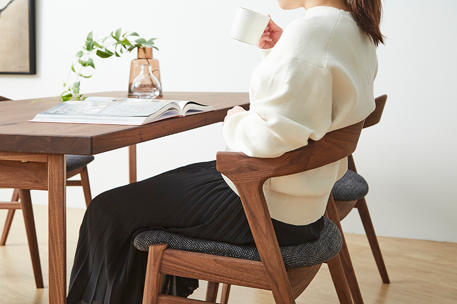 go（ゴウ）アームチェア WN ウレタン塗装（PVC） - ダイニングチェアの