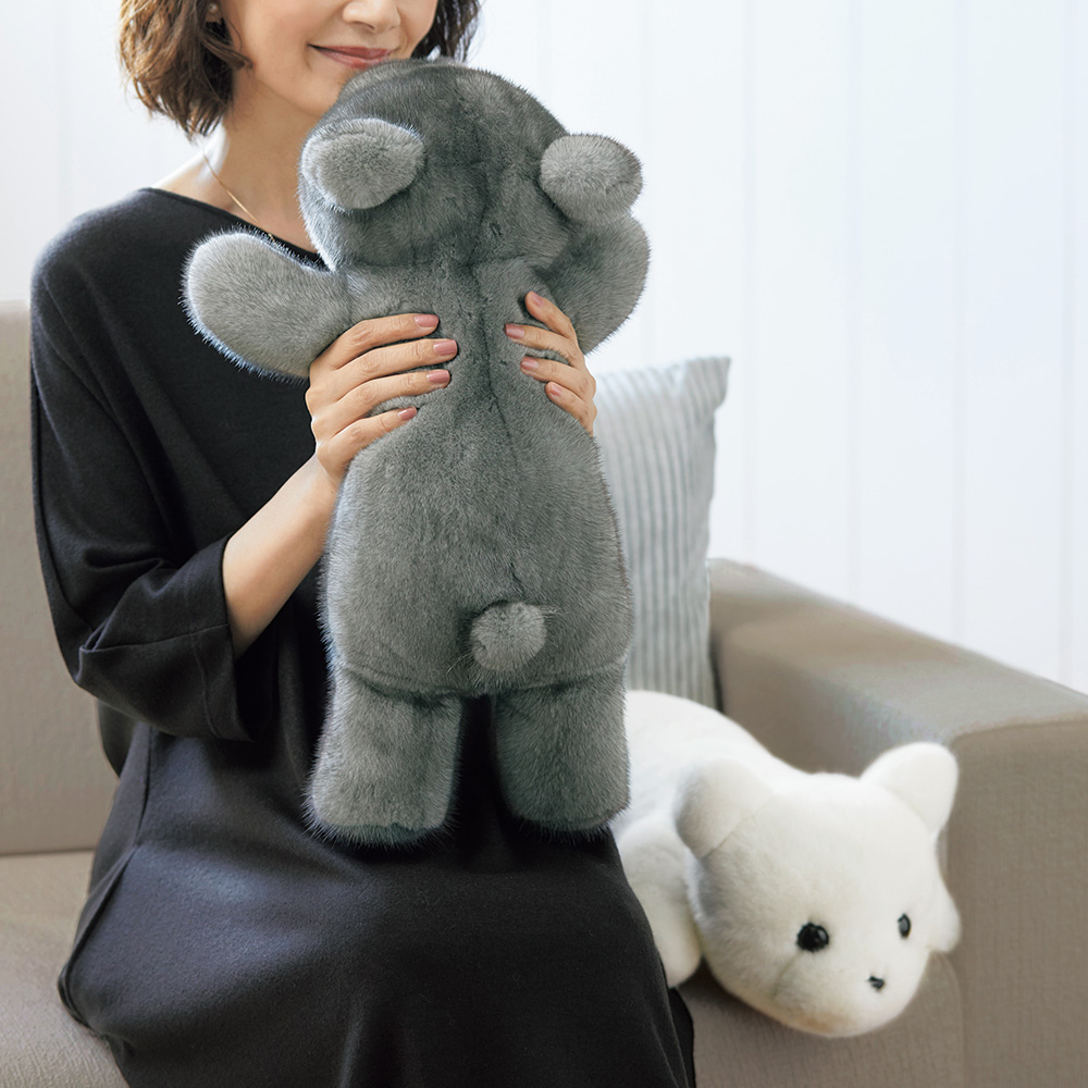 八戸康夫 ミンクのぬいぐるみ／大きなクマ（うつぶせタイプ） | ライト