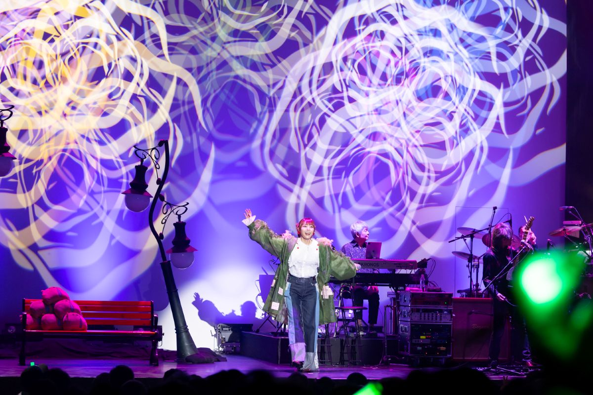 豊崎愛⽣ カバーコンサート2025 AT living Ⅱ 〜sing of youth〜」を