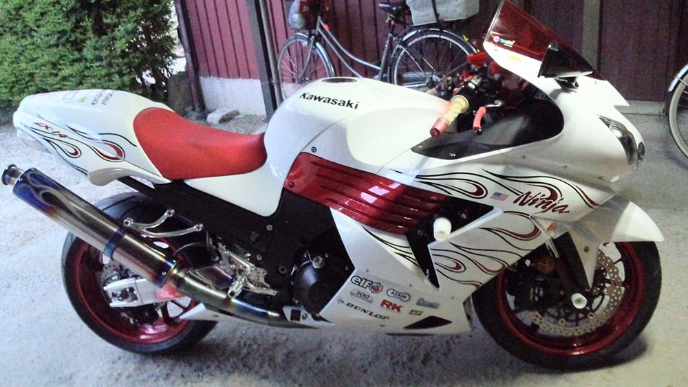 フレアパターンに合わせたこだわりのカスタム ZX-14 Special Edition