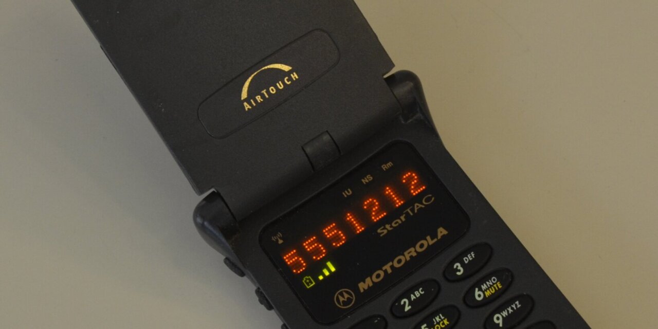 StarTAC foi febre nos anos 1990 pelo seu design inovador