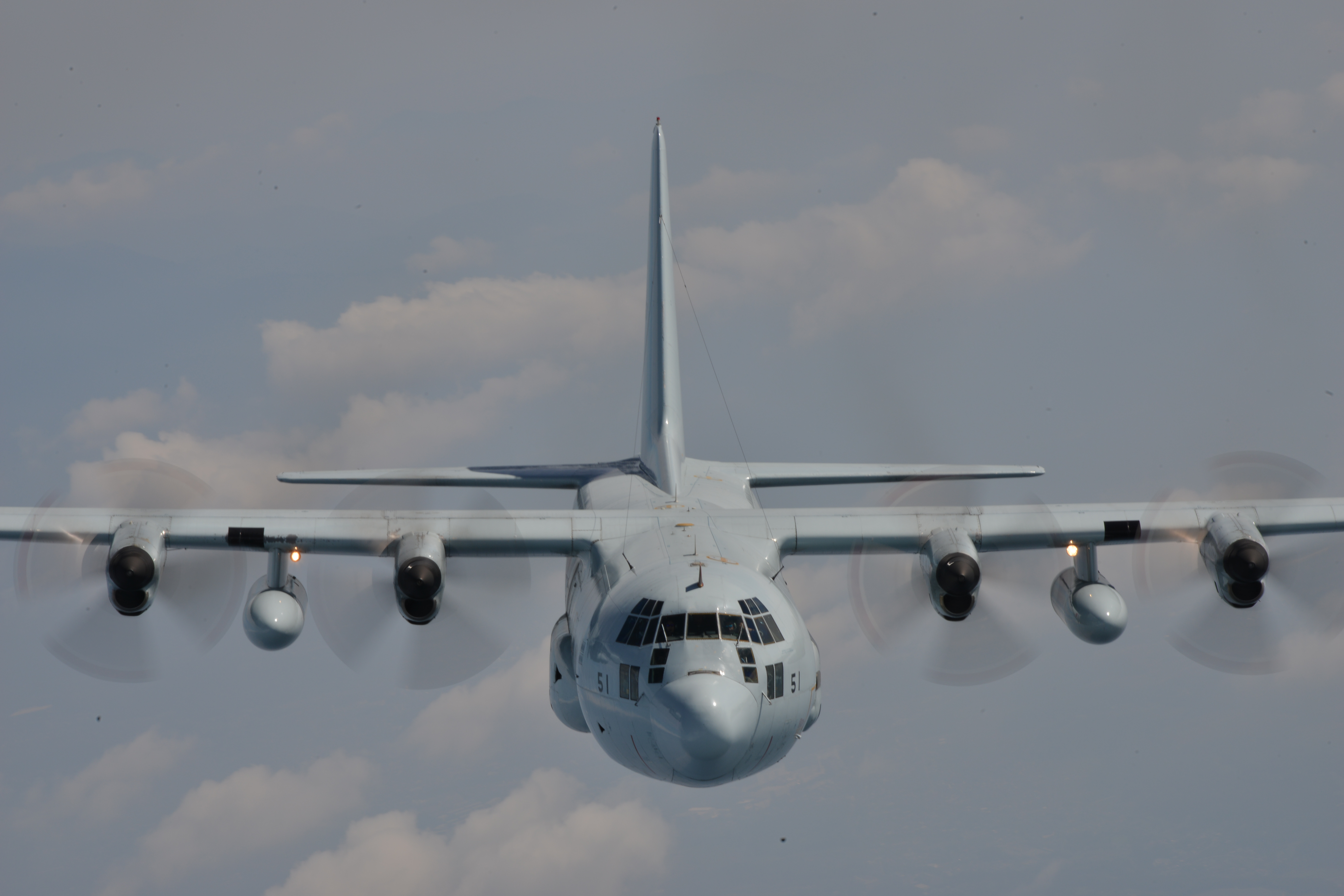 輸送機「C－130R」｜航空機（固定翼）｜装備品｜海上自衛隊