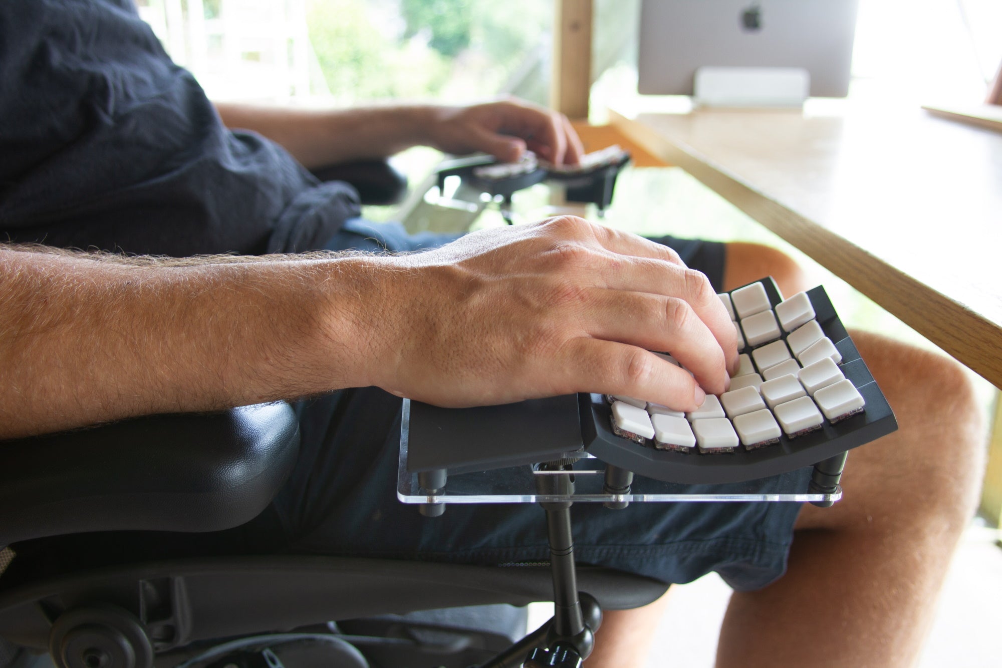 Ships from USA] Glove80 Ergonomic Keyboard Revision 2 with Travel