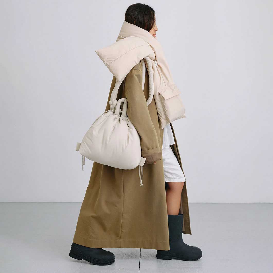 Olend Ona ソフト コンバーティブル バッグ サンド(サンド)：ファッション