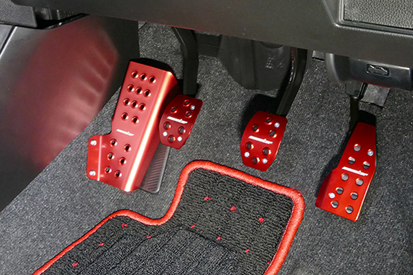 スポーツフットレスト / スポーツドライビングクラッチペダル スイフト