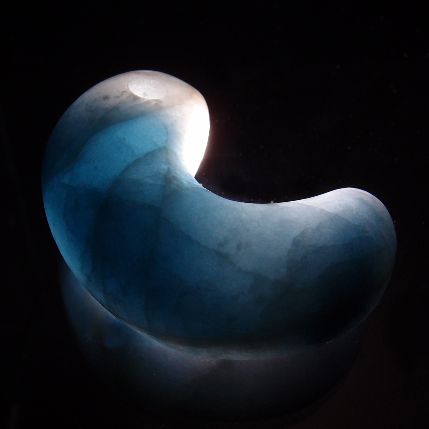 HS322 糸魚川入コン沢産青翡翠勾玉（まがたま） MoonMadness