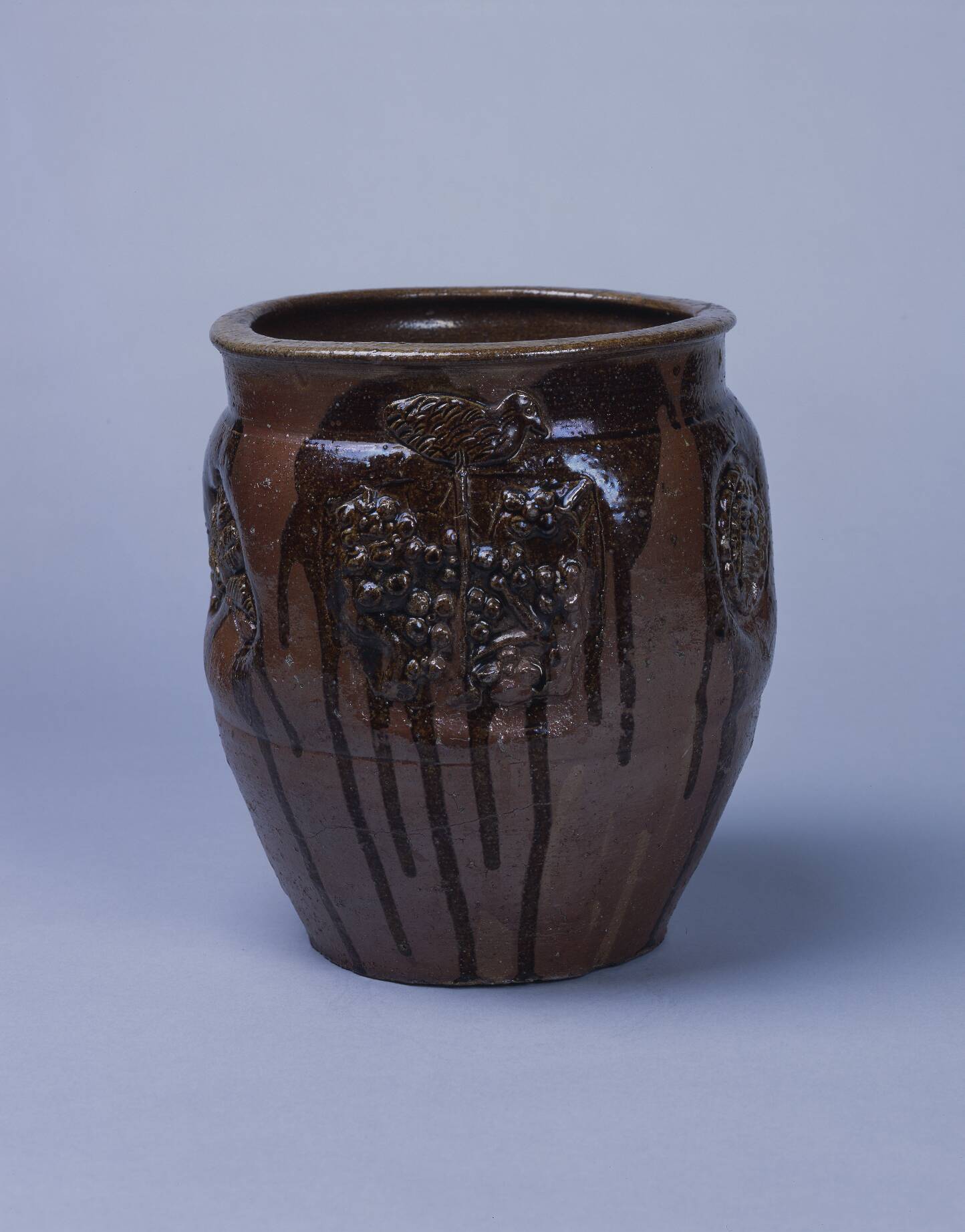 赤土部灰釉藤文甕 – 兵庫陶芸美術館 収蔵品データベース