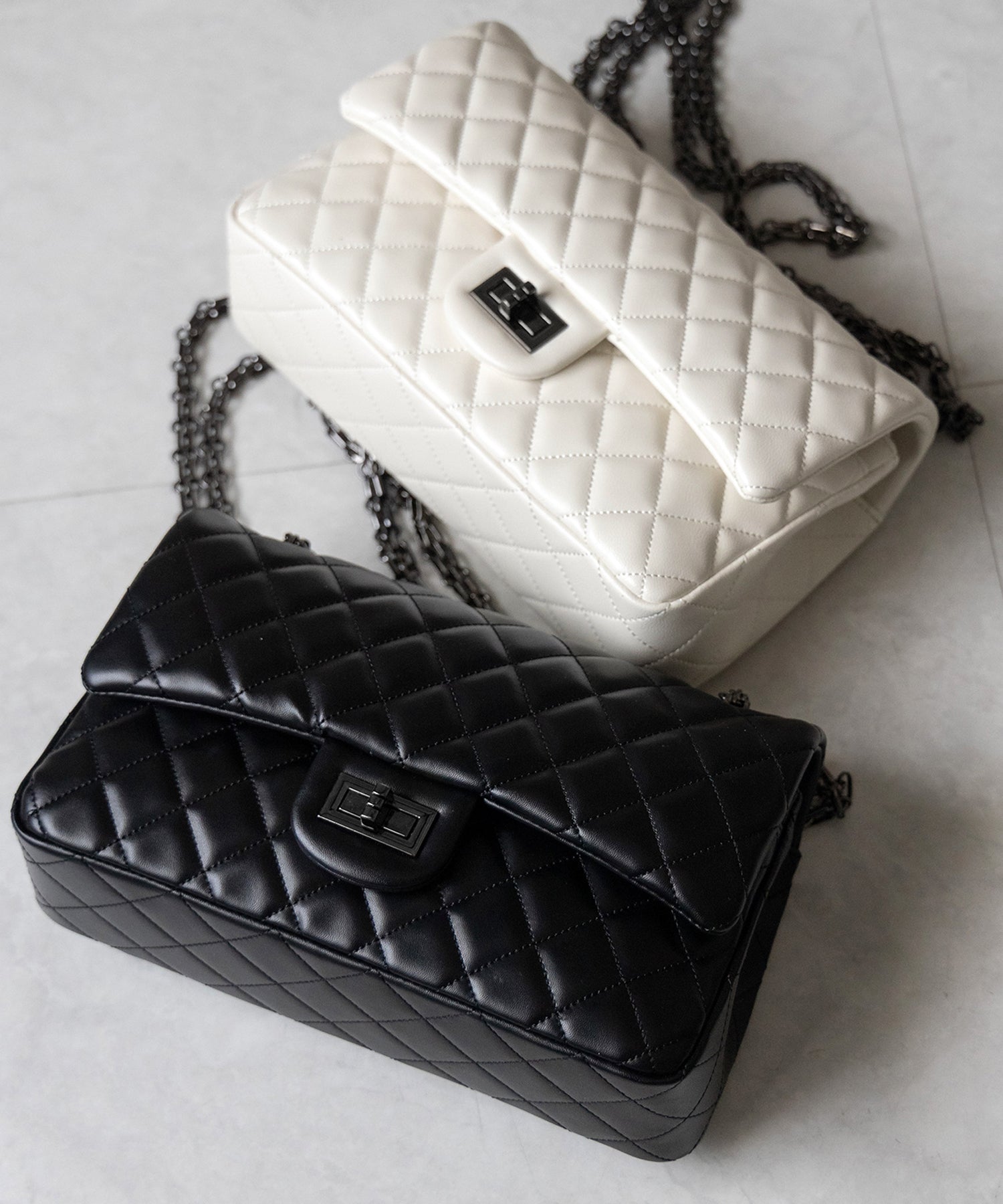 キルティングチェーンスクエアショルダーバッグ ／ quilting chain