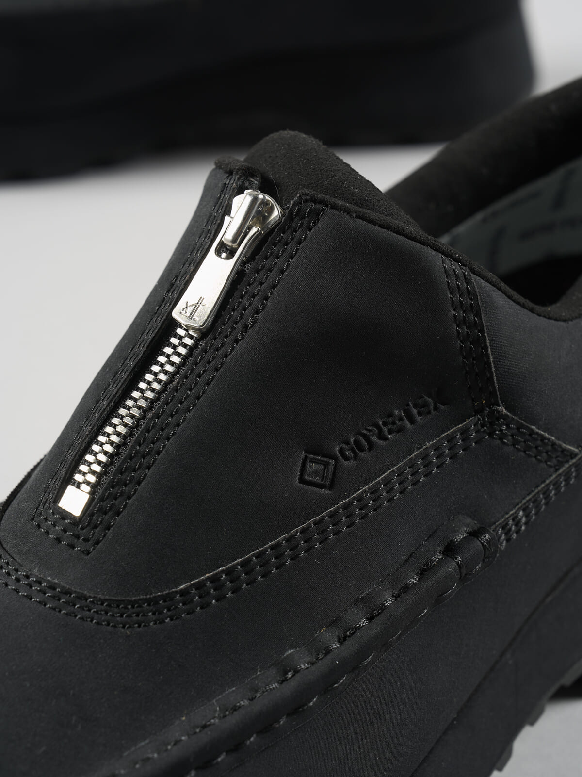 これは黒スニ？ 「ザ・ノース・フェイス」のゴアテックスな“オール