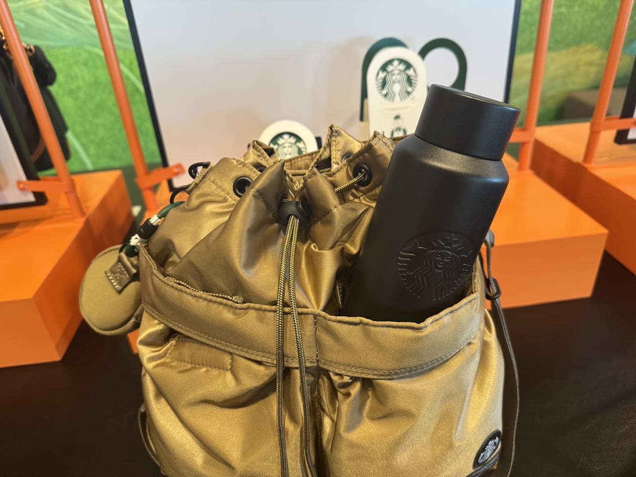 2月5日の発売前に「スタバ×ポーター」の大型コラボを全型見に行ってき