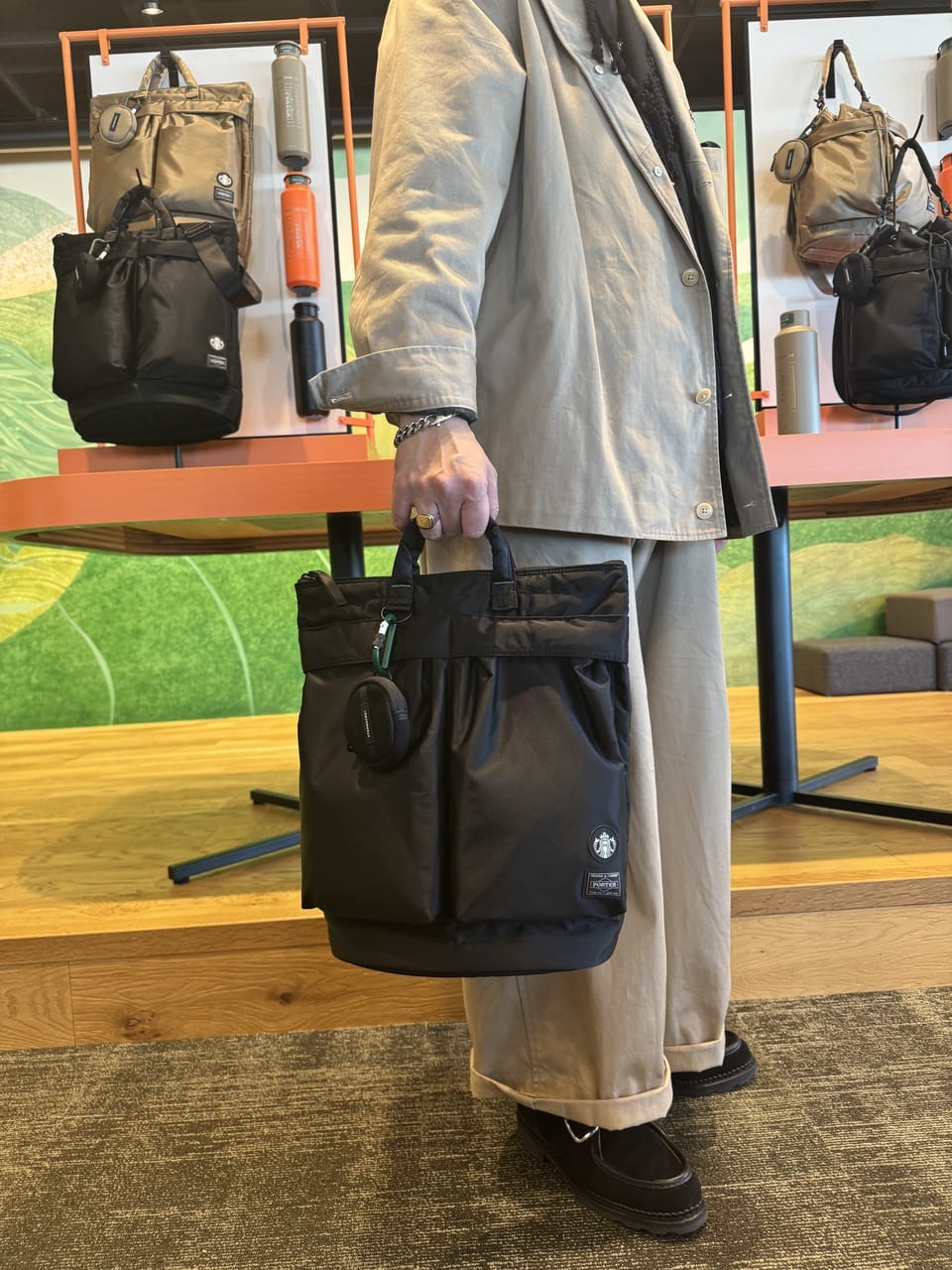 2月5日の発売前に「スタバ×ポーター」の大型コラボを全型見に行ってき