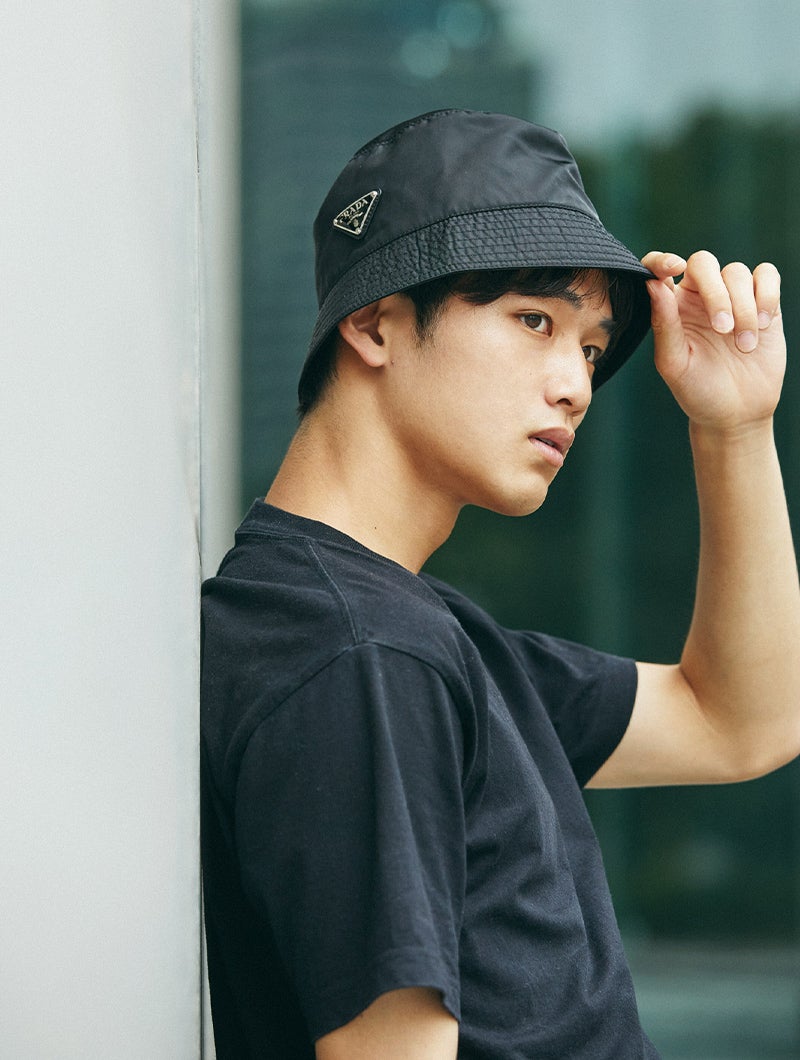 プラダのバケットハットは、なぜカッコいいのか？ ハイエンド