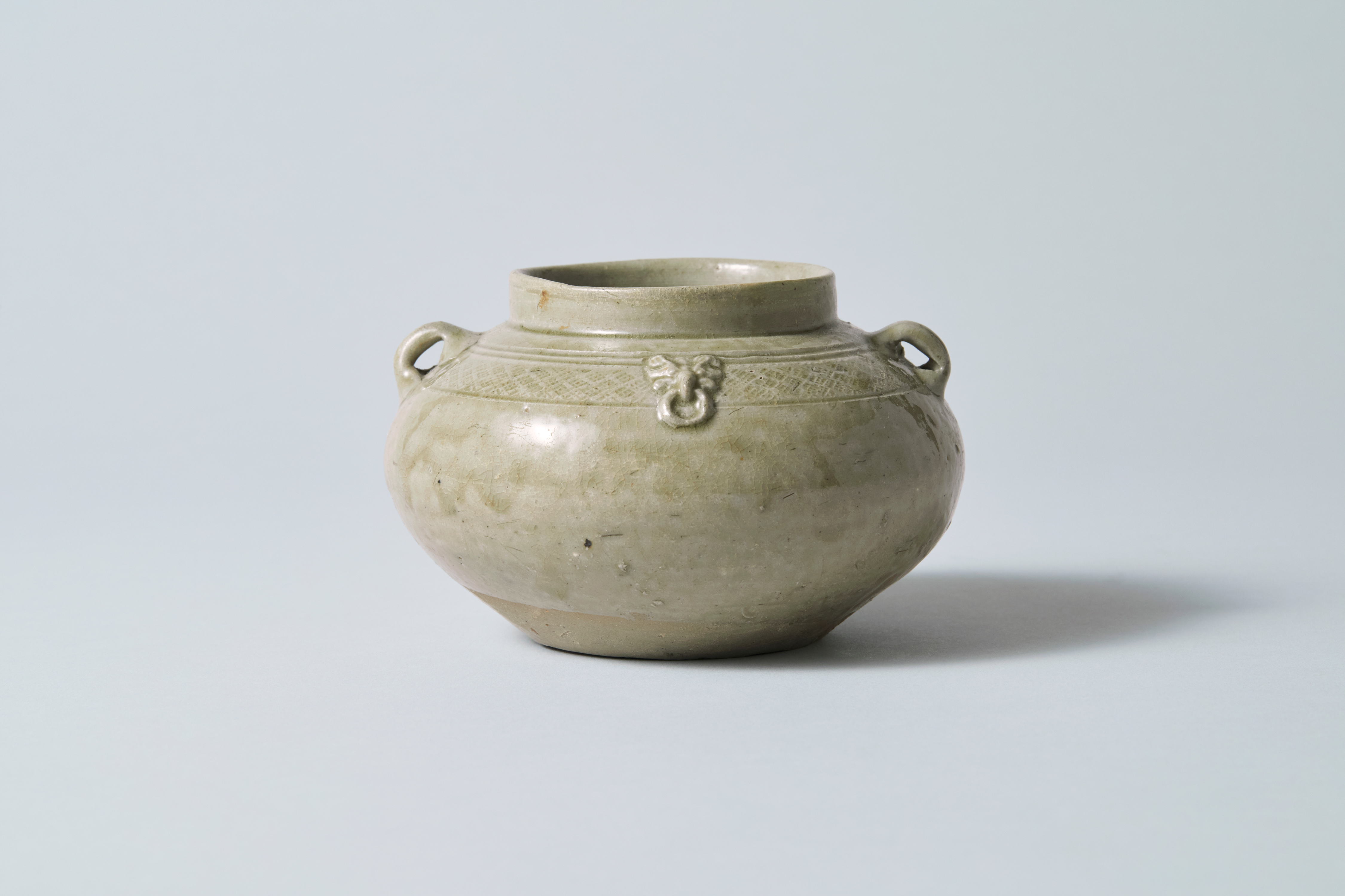 青磁貼花印花双耳壺