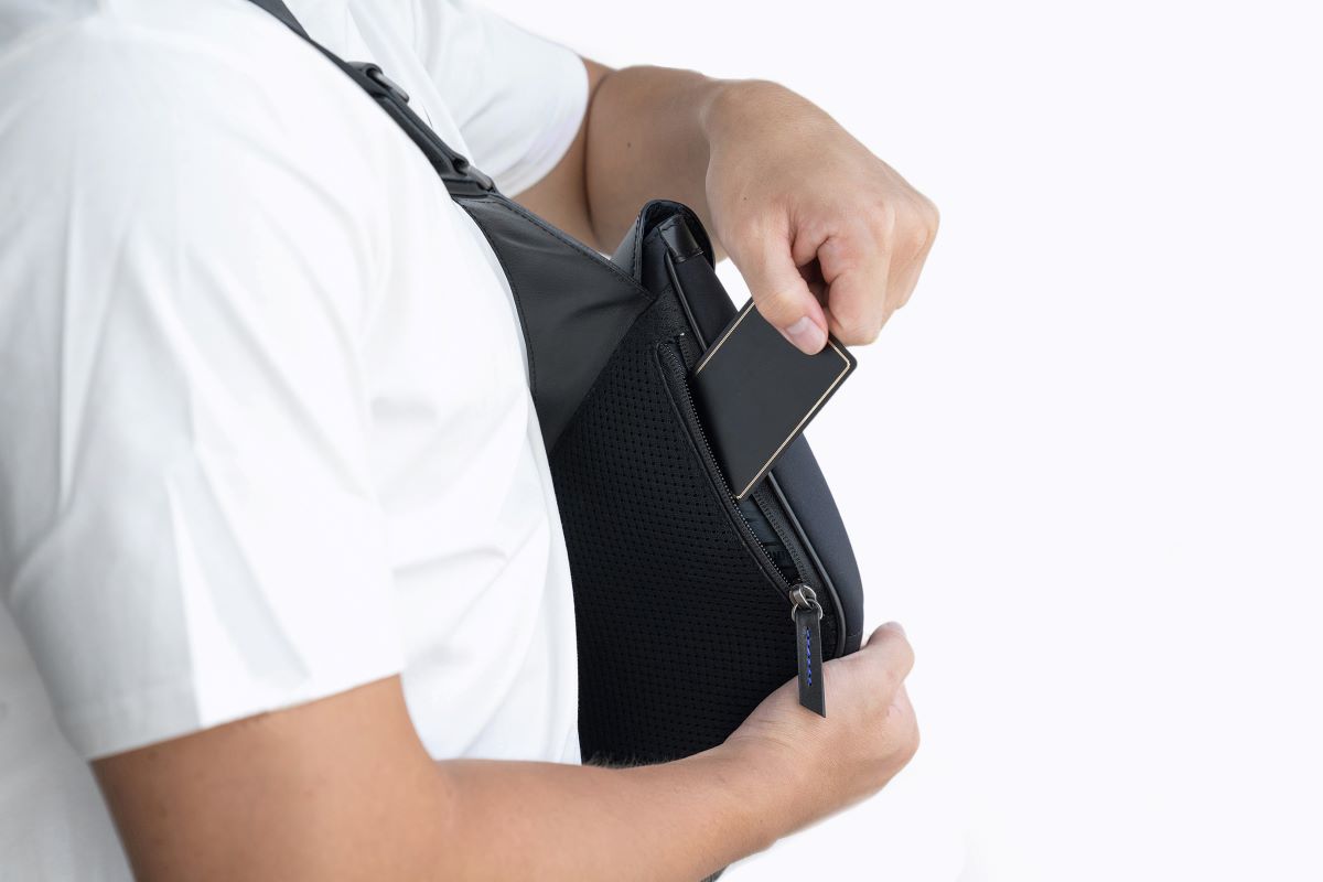 ROADSTER クロスボディバッグ BLACK/BLUE