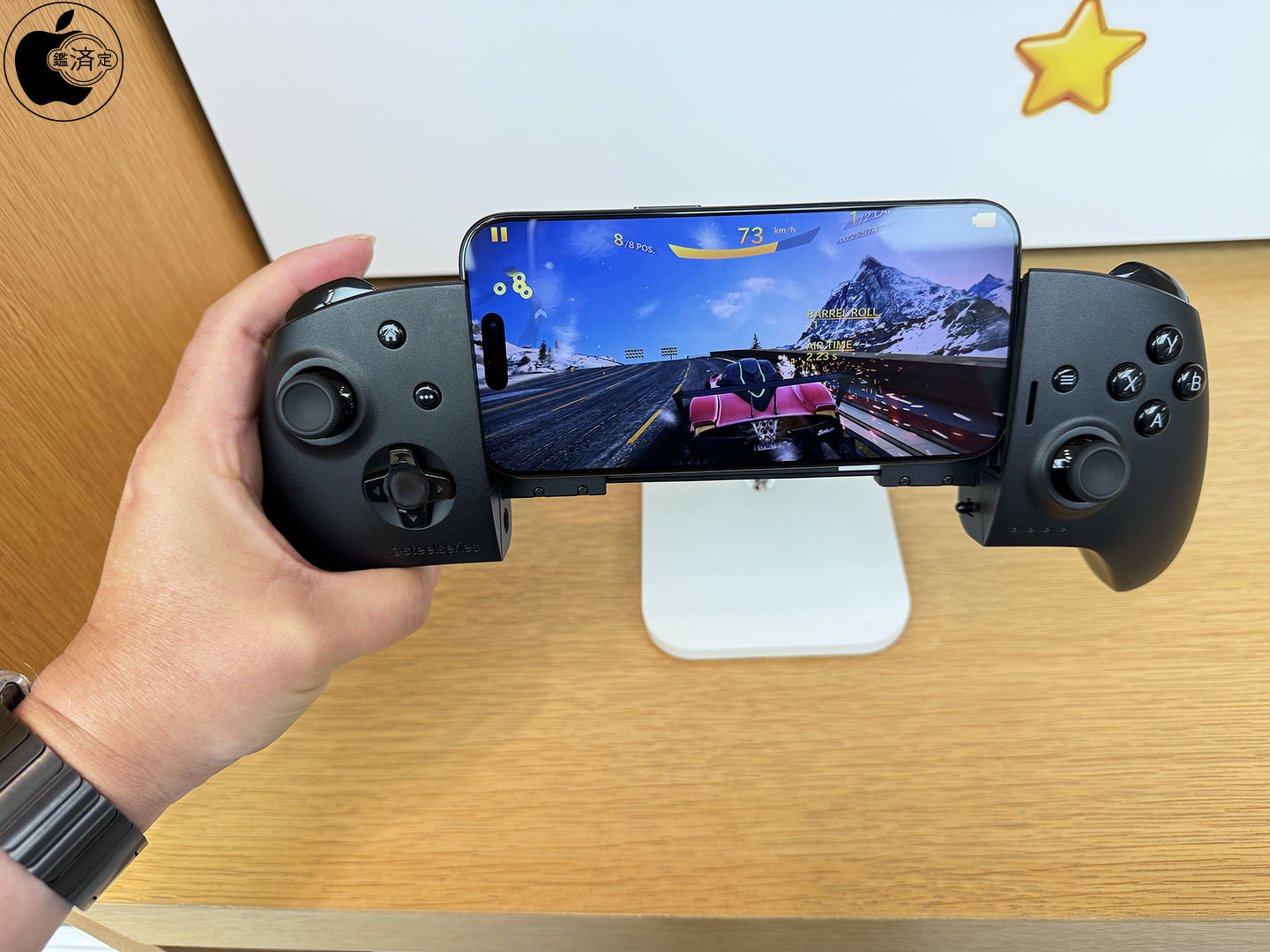 Apple Store、SteelSeriesのデュアルモードゲームコントローラー