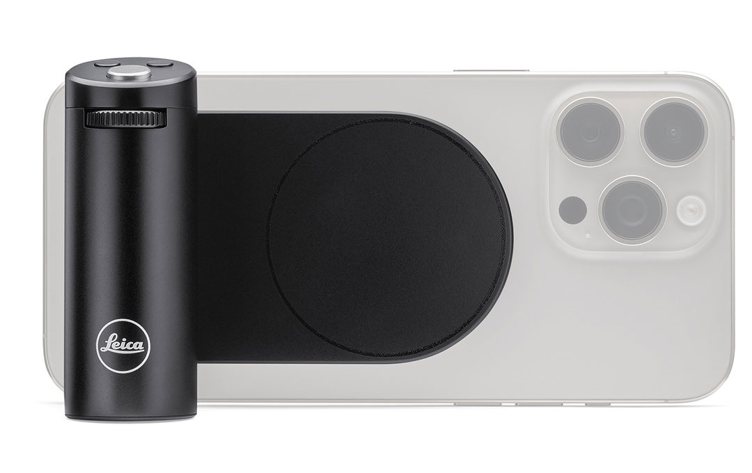 ライカ、MagSafeマウント対応iPhone用カメラグリップ「Leica LUX