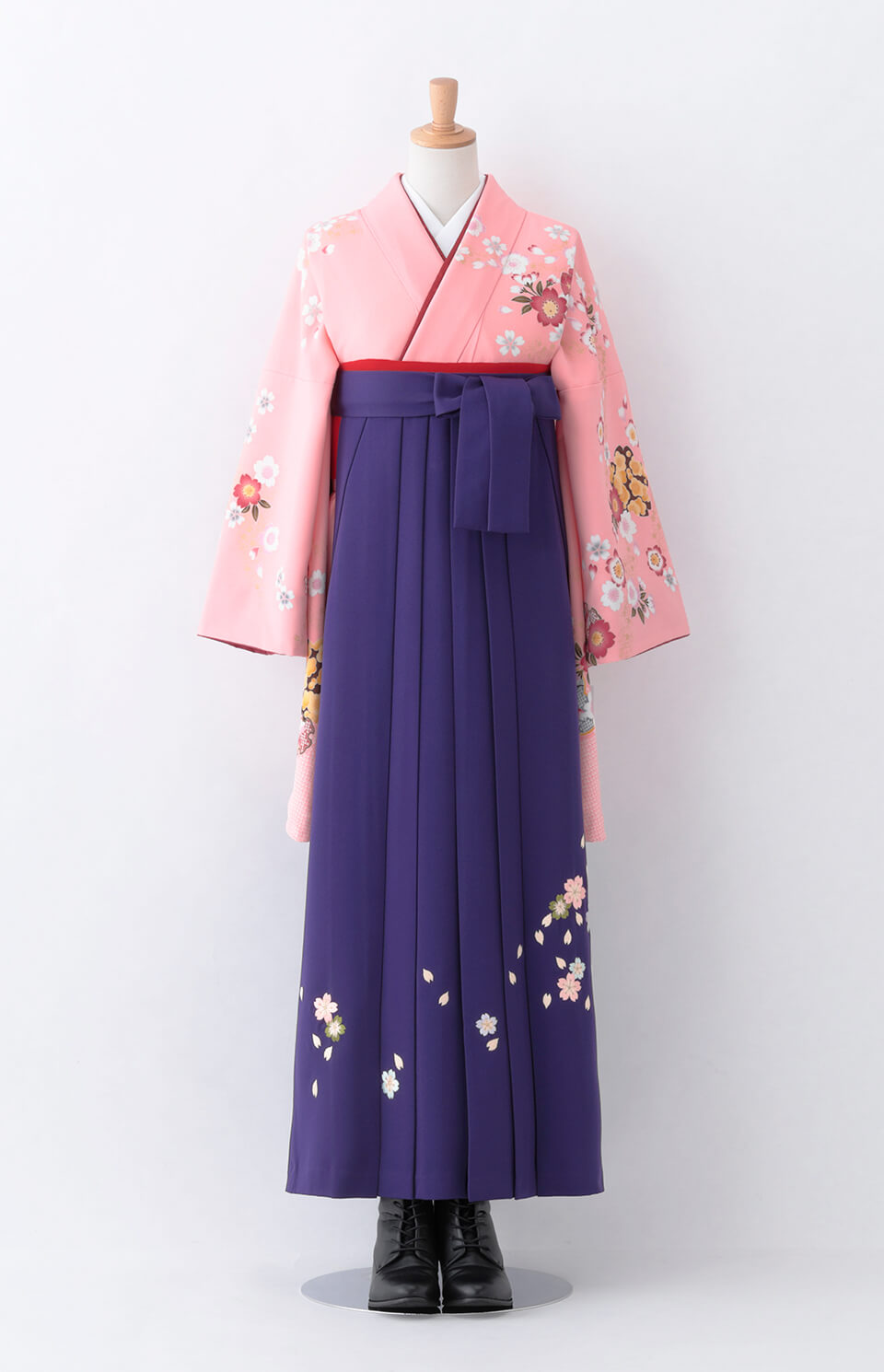 着物〉ピンク色 匹田桜柄 着物 〈袴〉紫 桜ちらし刺繡袴 【T159