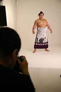 大相撲・豪栄道関の優勝額、販売受付 | 毎日新聞社