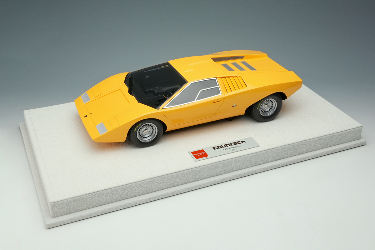 Make Up Co., Ltd. / Lamborghini Countach LP500 Bertone Later