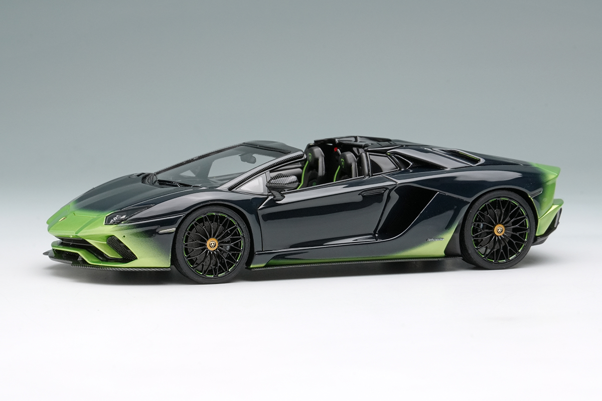 Make Up Co., Ltd. / Lamborghini Aventador S Roadster 50th