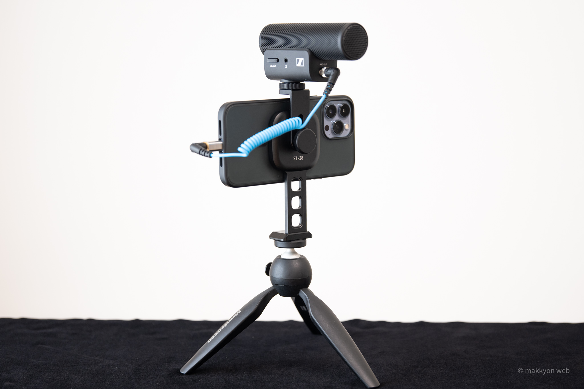 iPhoneを三脚にMagSafeでマウント！外付けマイク用にコールドシューも