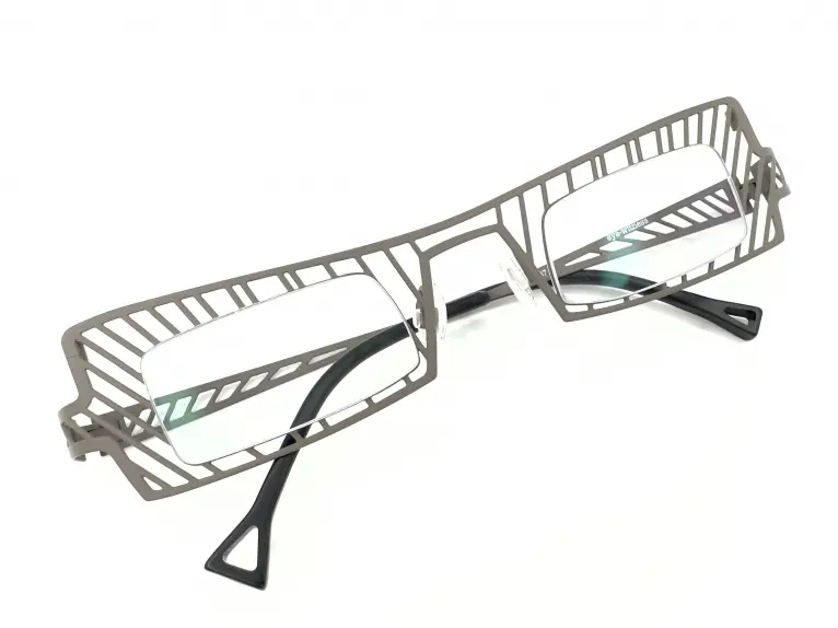 テオ Theo｜eye-witness LF 137｜アイウィットネスのLF！モダン