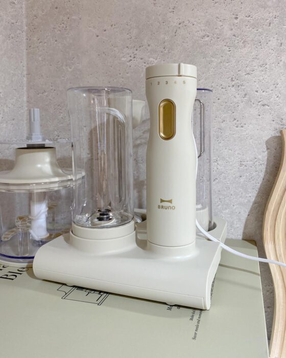 多機能で収納上手！BRUNO「スタンドハンディブレンダー グレージュ