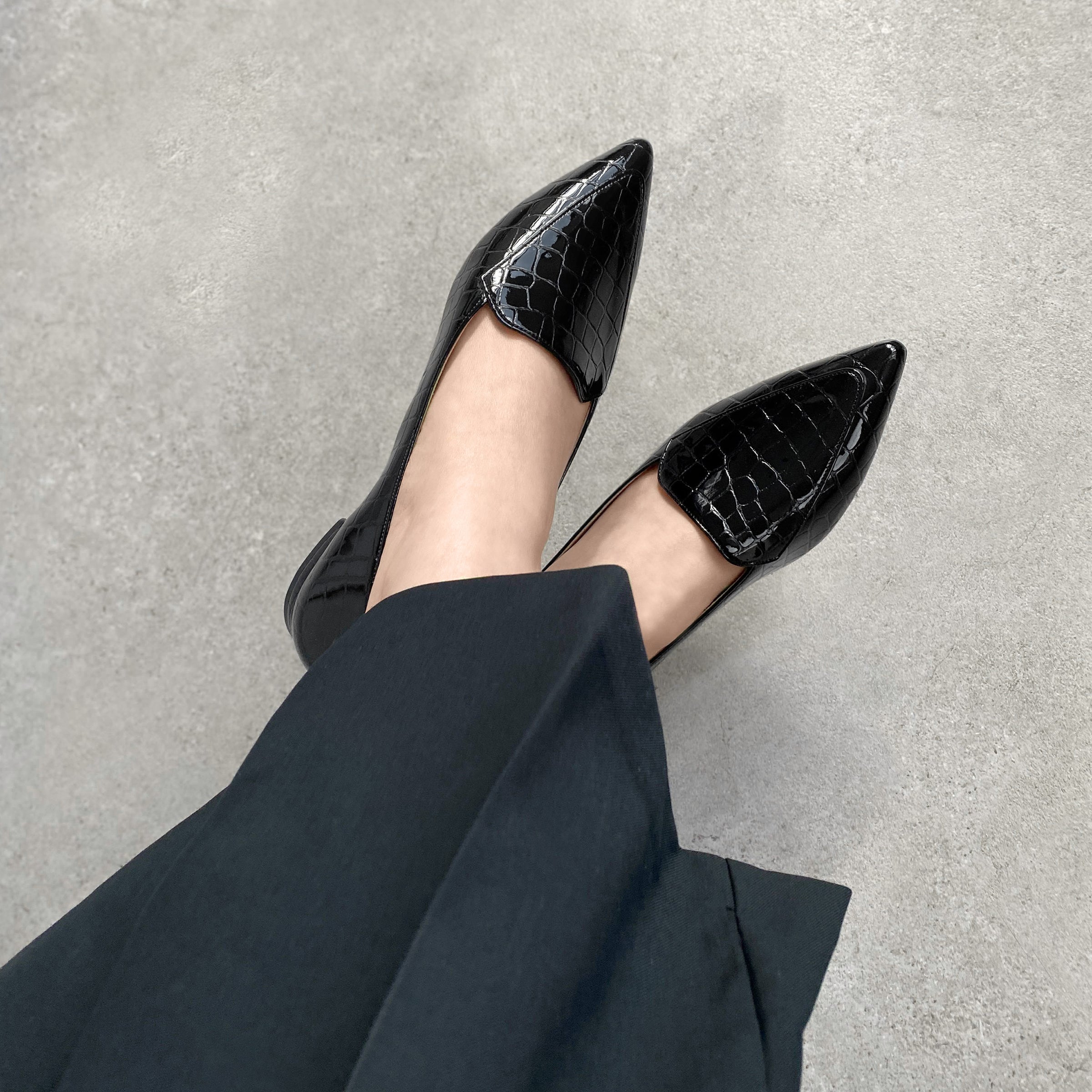 2025AWBI：甲深デザイン フラットシューズ（4767）ブラックCR – mamian