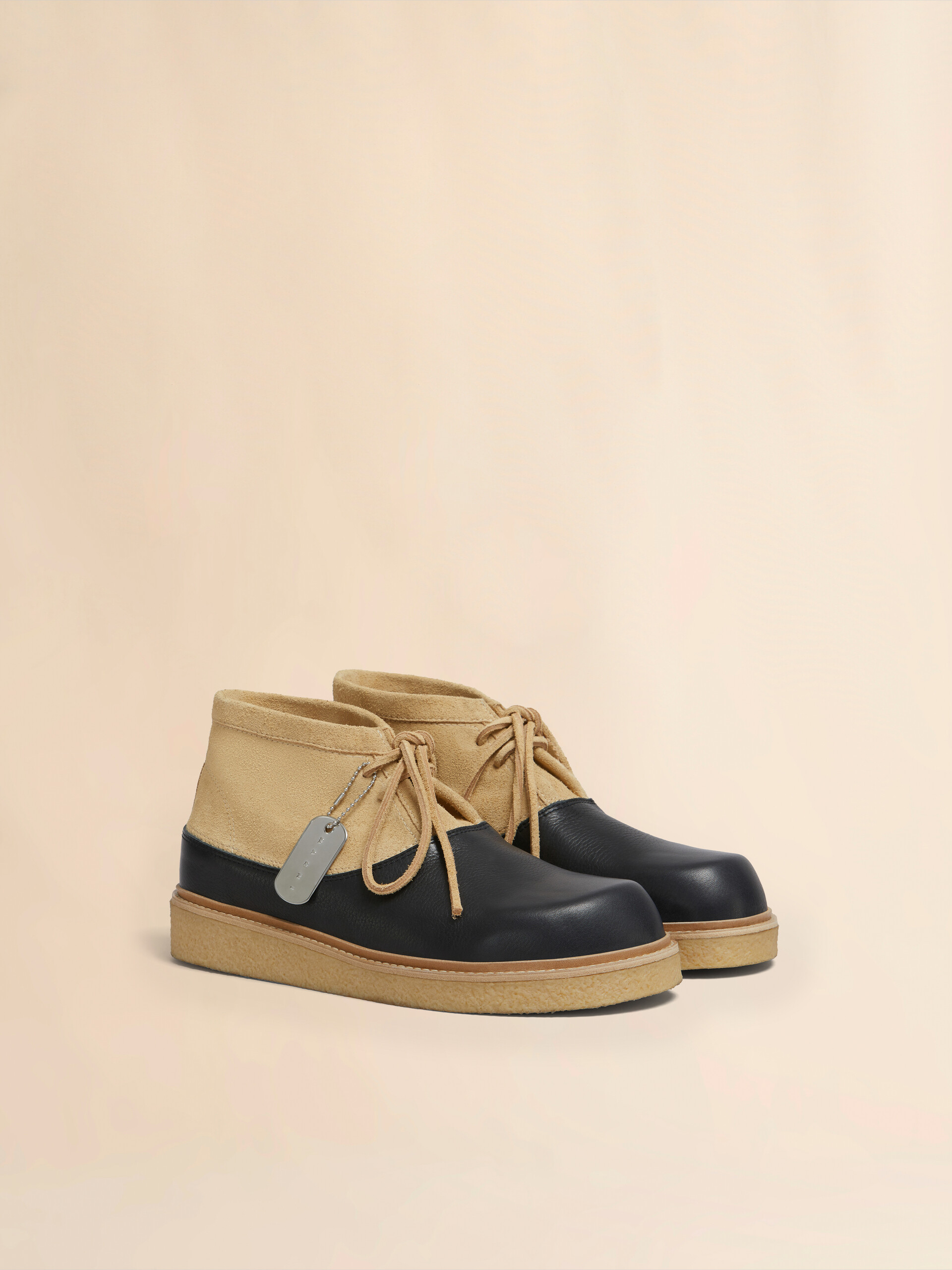 ブラック ベージュ レザー製デザートブーツ、パララバーソール | Marni