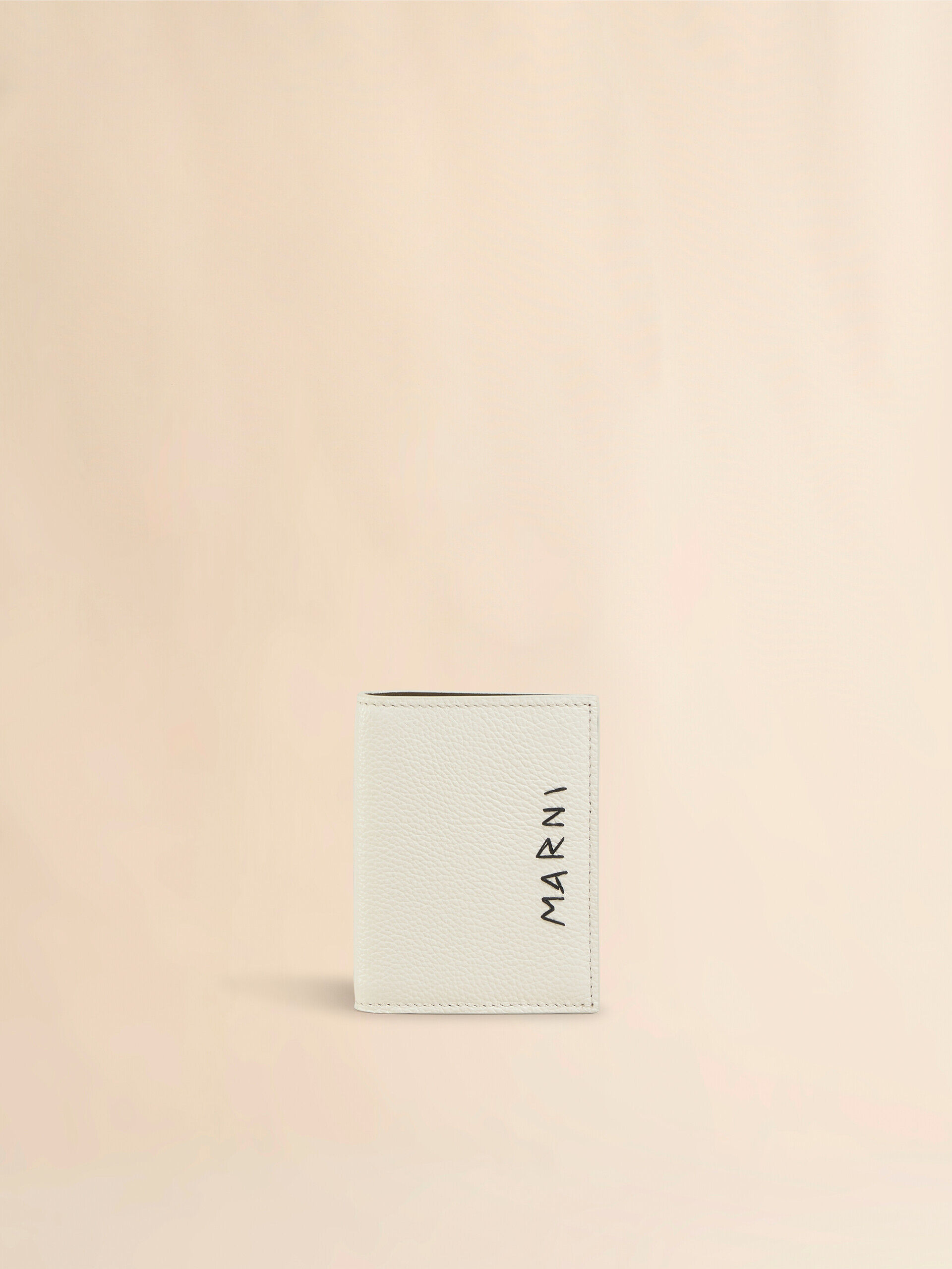 アイボリー レザー製二つ折りウォレット、マルニシンボル刺繍入り | Marni