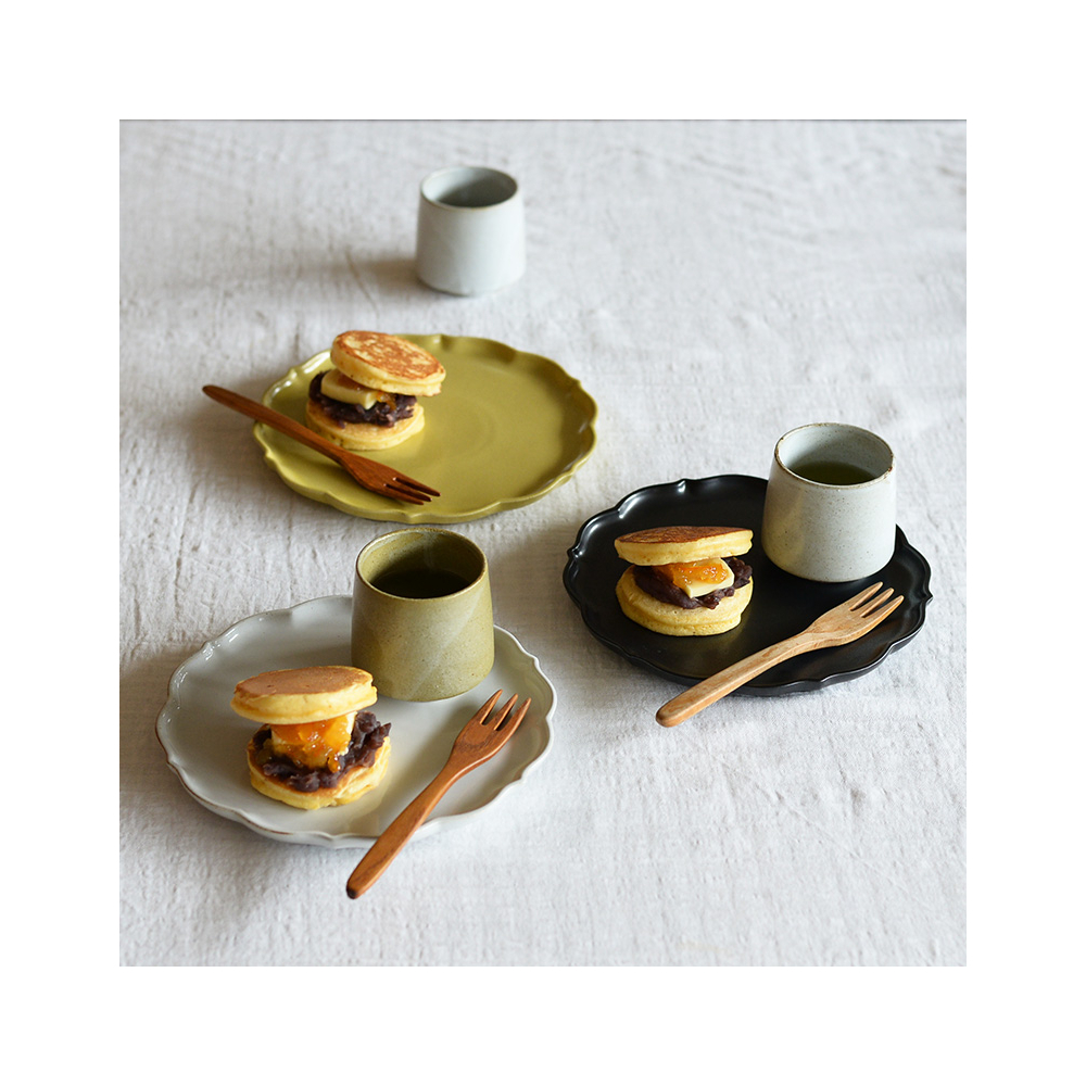 レコメンド :: 植物モチーフの器 :: 風花(かざはな) 200プレート