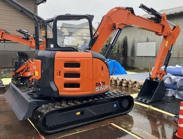 日立ミニショベル 「ZX55UR-5B」 新車納車させていただきました