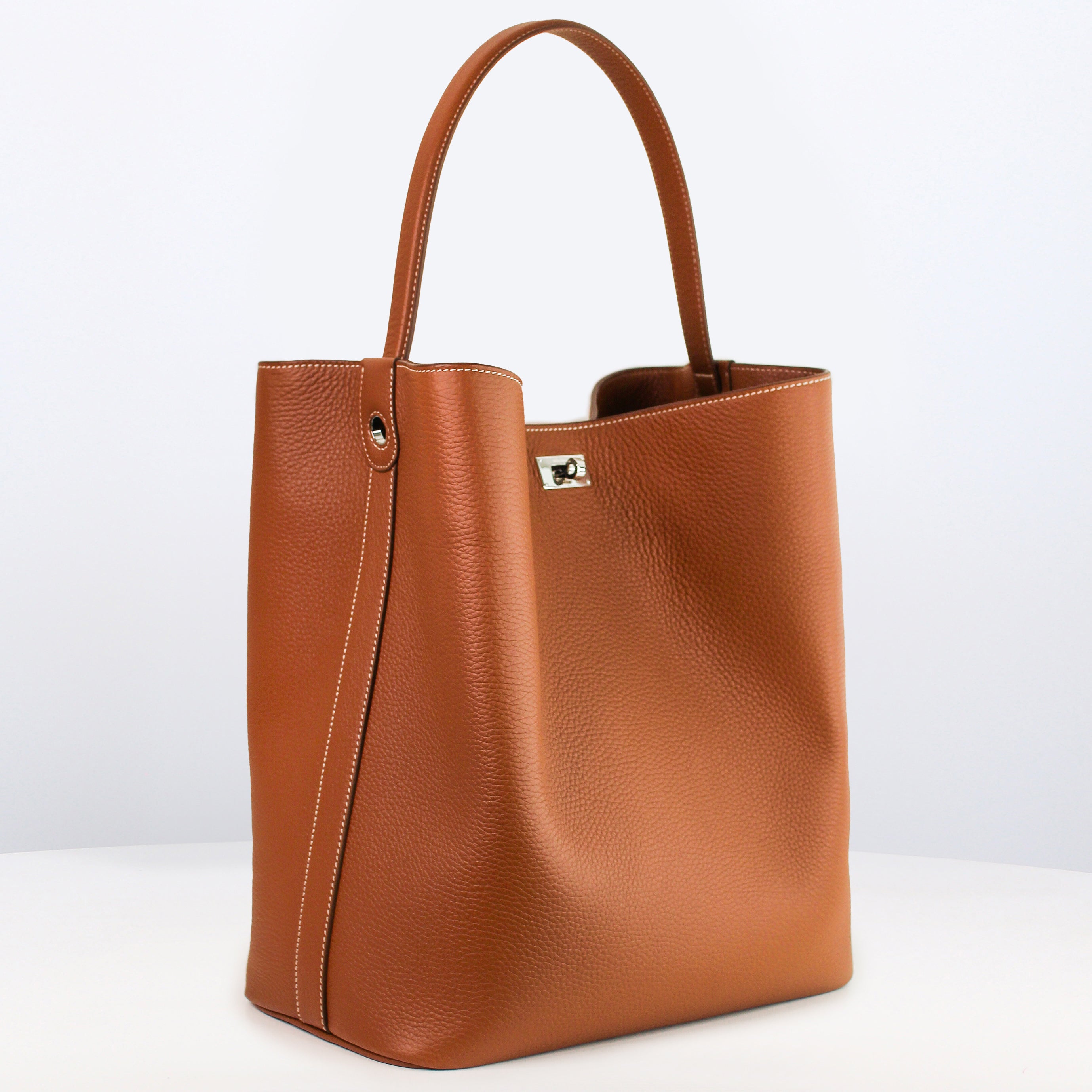 ミチノ・パリ：バケットバッグのオデオンバッグ