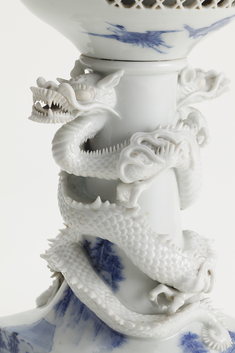 染付山水文龍彫香炉 ｜ みかわち焼 三川内焼- 総合サイト