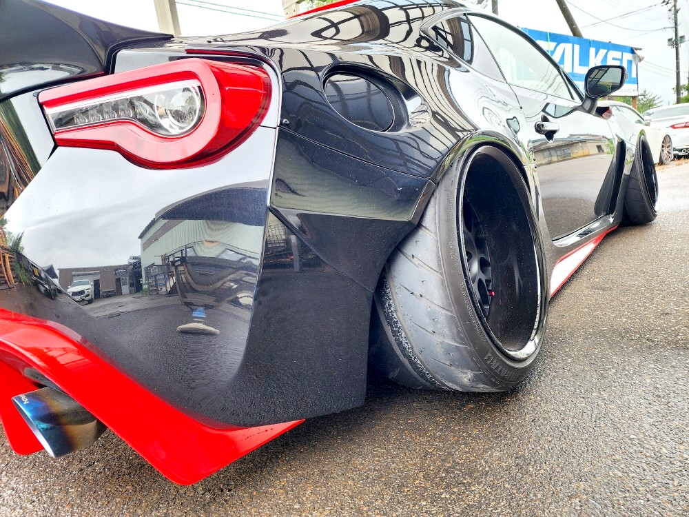 86をさらに進化させよう！ | 新潟県でワンオフ加工、エアサスなど