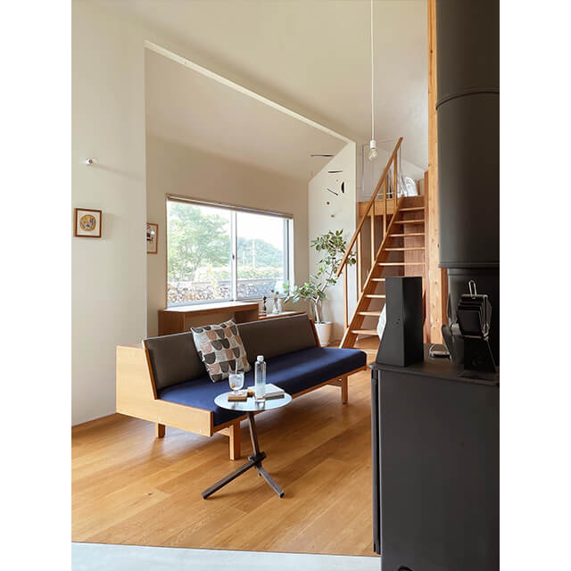 DUENDE TRE SIDE TABLE｜テーブル・デスク（机）｜インテリア・家具の