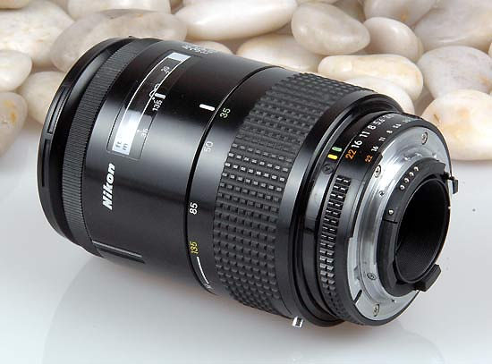 Nikon AF (Autofocus) Zoom Nikkor 35-135mm f/3.5~4.5 Ai-S zoom lens