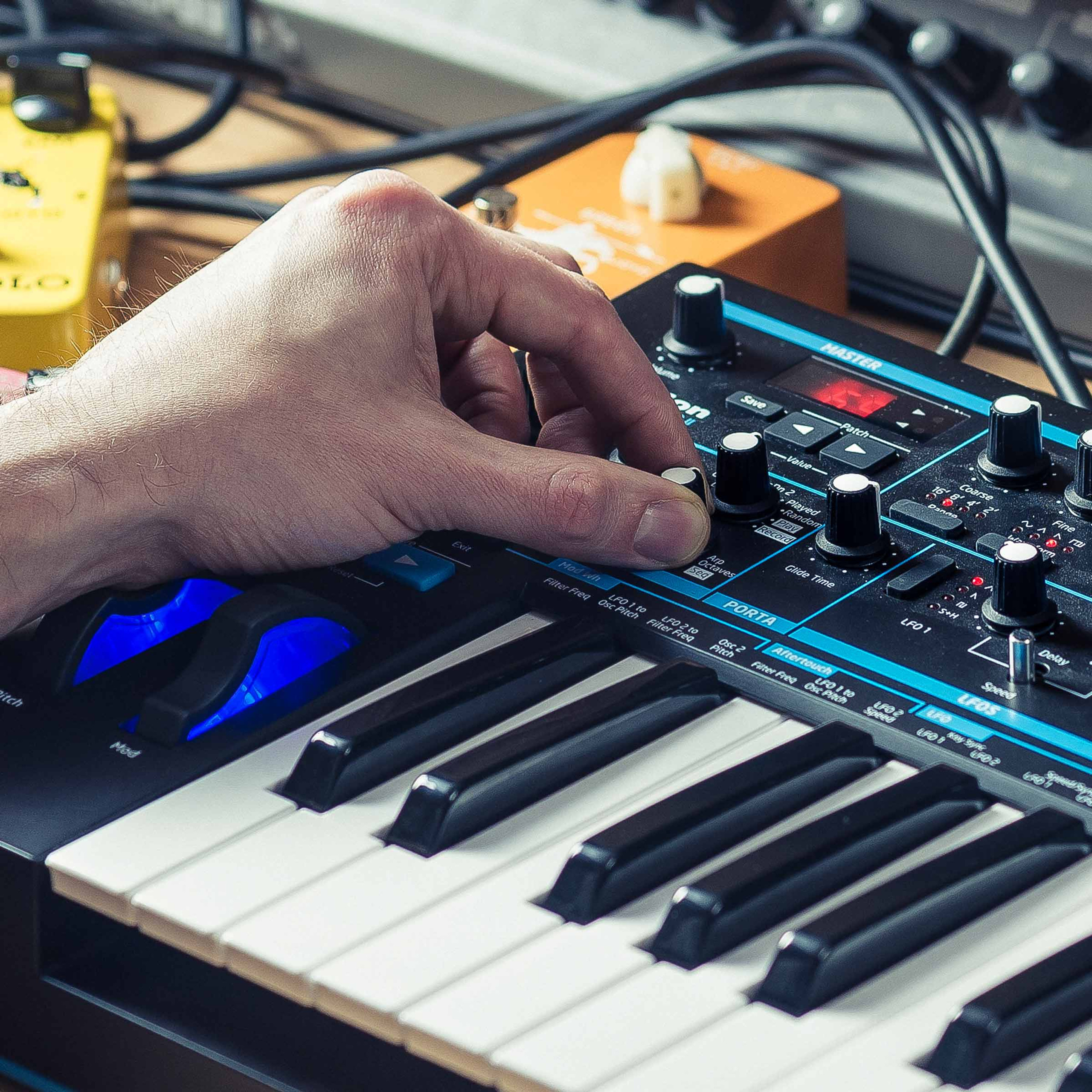 Novation(ノベーション) Bass Station II | Rock oN Line eStore