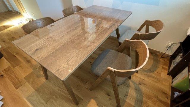 ウニコのアディにピッタリの透明マット オイル仕上げで無垢の素材はお