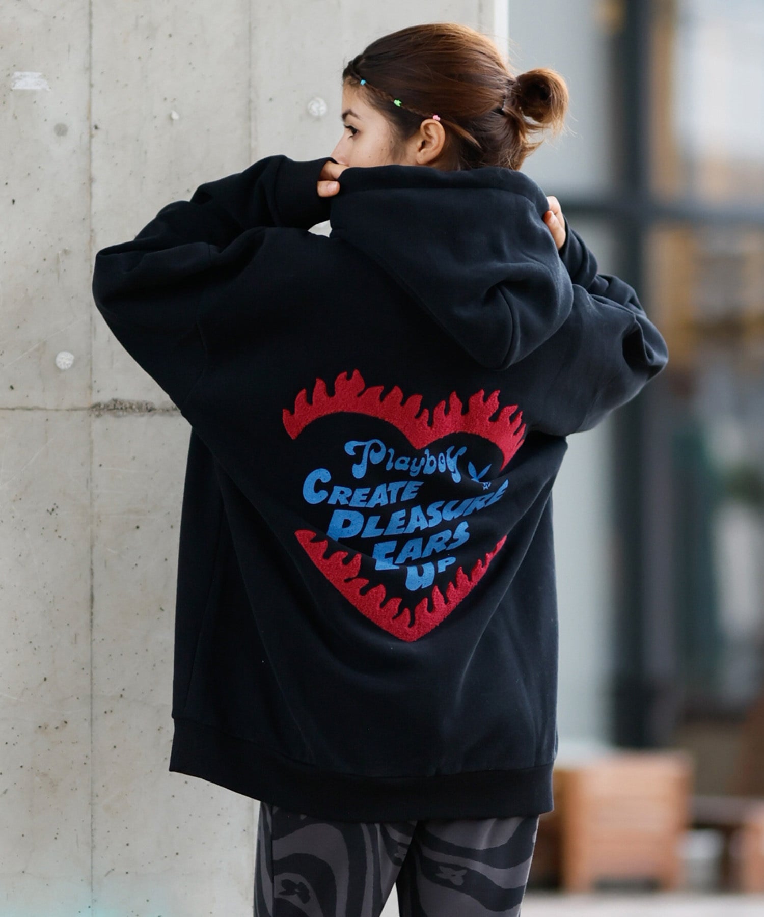 PLAYBOY プレイボーイ パーカー プルオーバー レディース サガラ刺繍