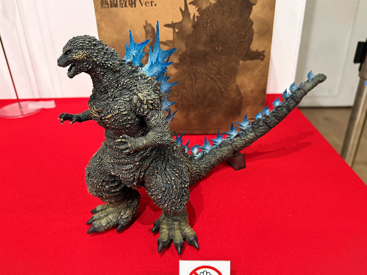 放射熱線いらずのゴジラ愛 ― 「ゴジラ・THE・アート展」（グッズ
