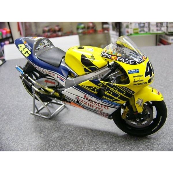 Yahoo!オークション - MINICHAMPS 1/12 Honda NSR 500 バレンティーノ