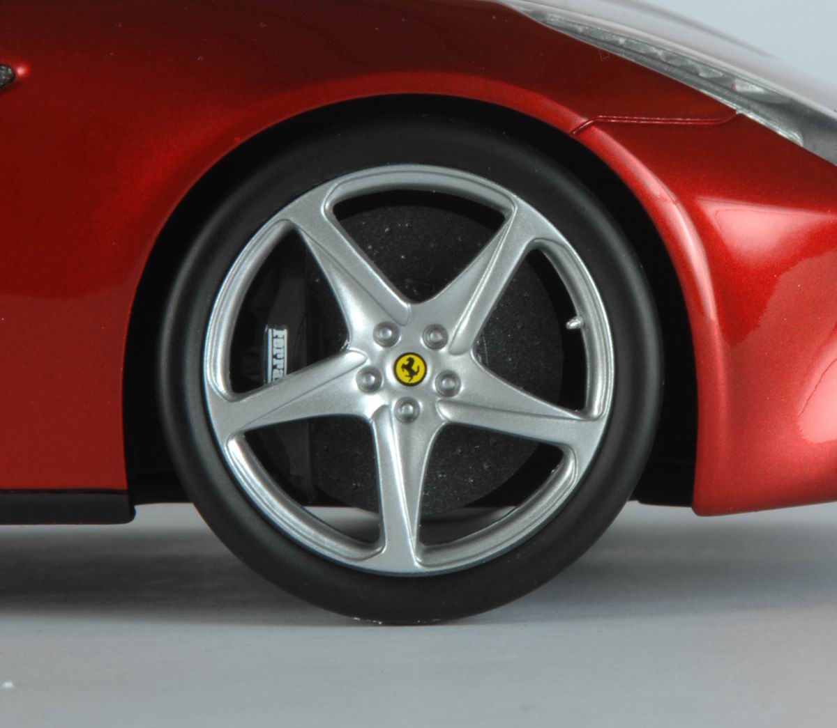 Ferrari FF 1:18 | MR Collection Models