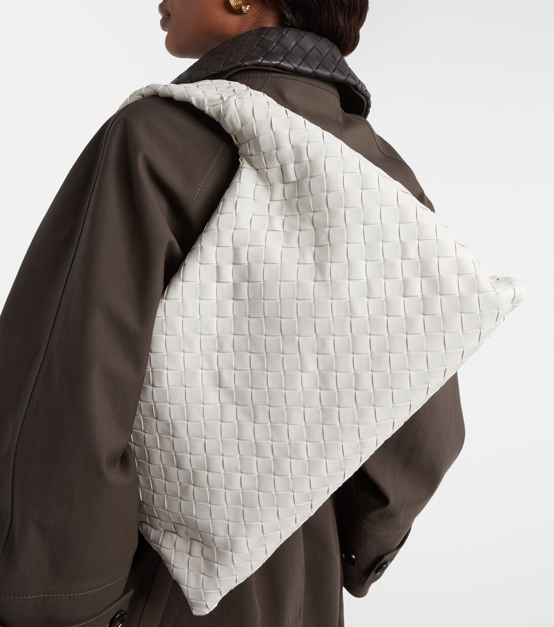 Hop Intrecciato leather shoulder bag in white - Bottega Veneta