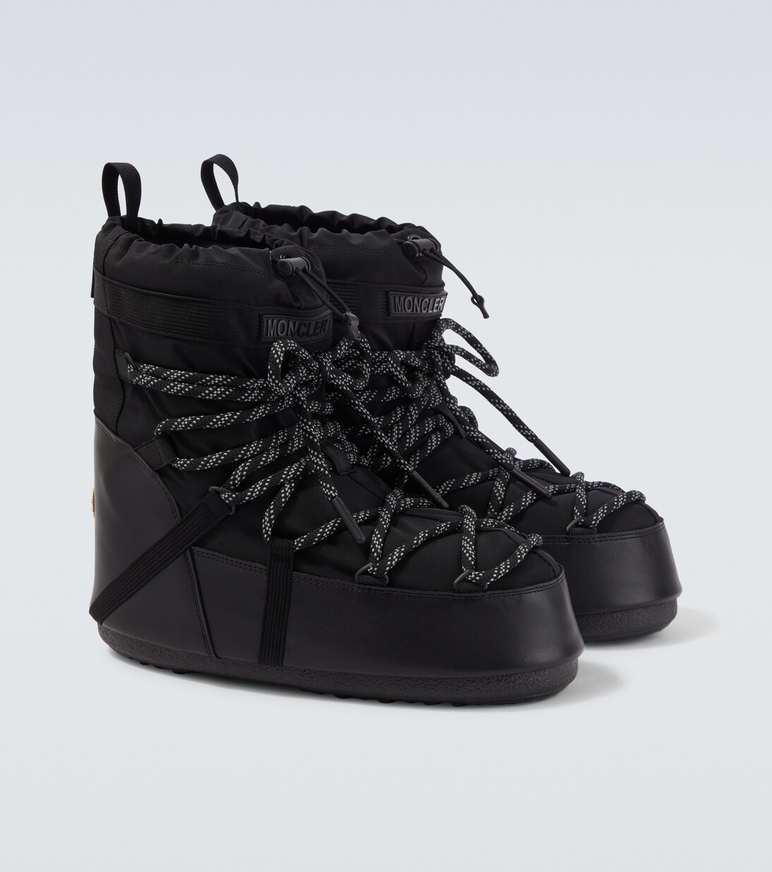 x Moon Boot Icon Low snow boots in black - Moncler Grenoble