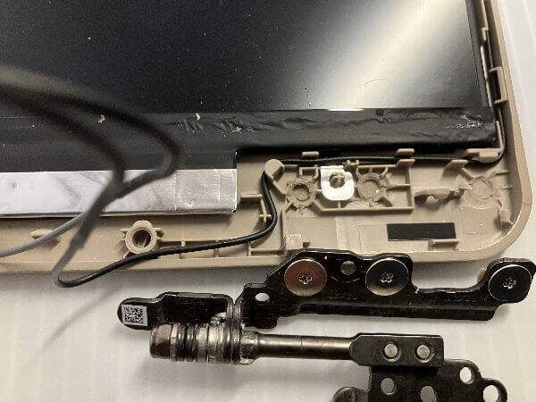 ideapad Slim 170 ヒンジが割れた